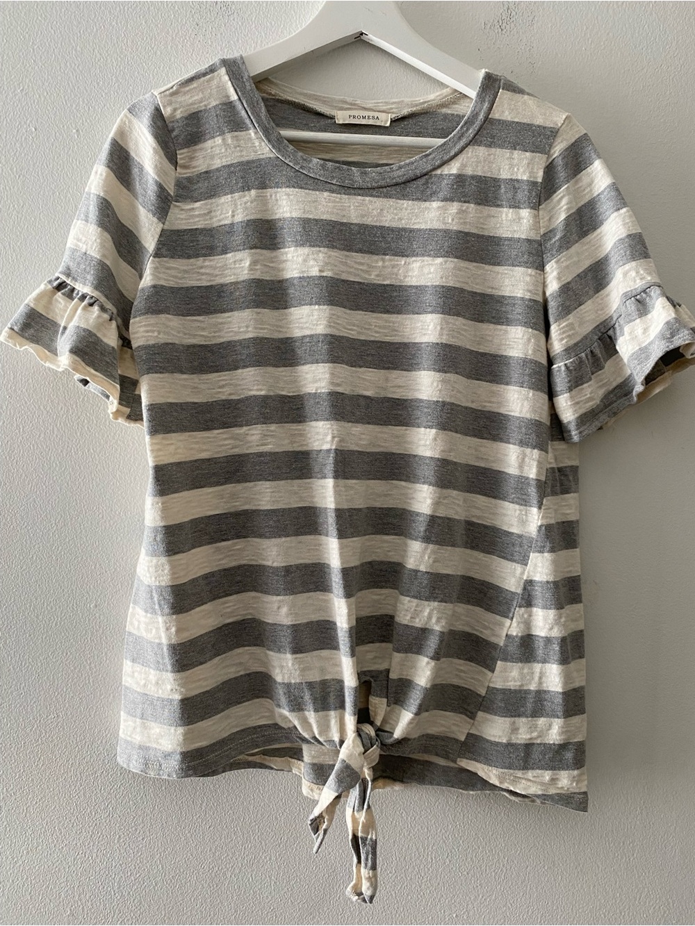 Promesa Gray and Cream Striped Tie-Front Ruffle Sleeve Tee